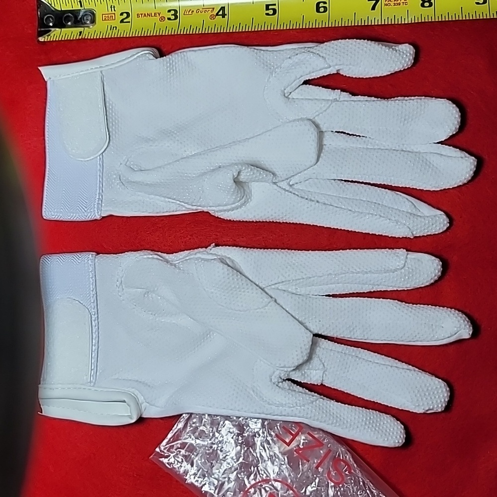 Golf gloves Lg white cotton New without tags palm and finger nubs open bag